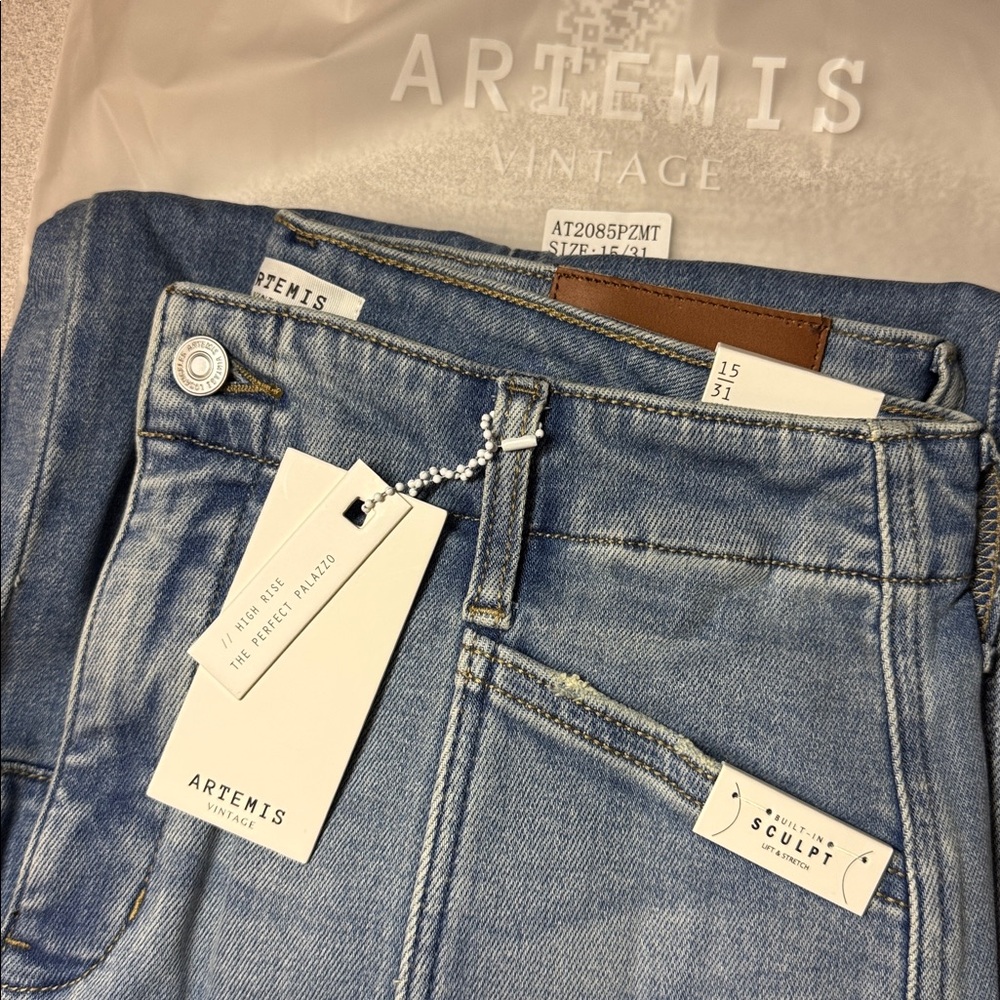 Artemis Vintage Tummy Control Palazzo Jeans Center Seam Wide Leg Light Wash NWT - Picture 7 of 9